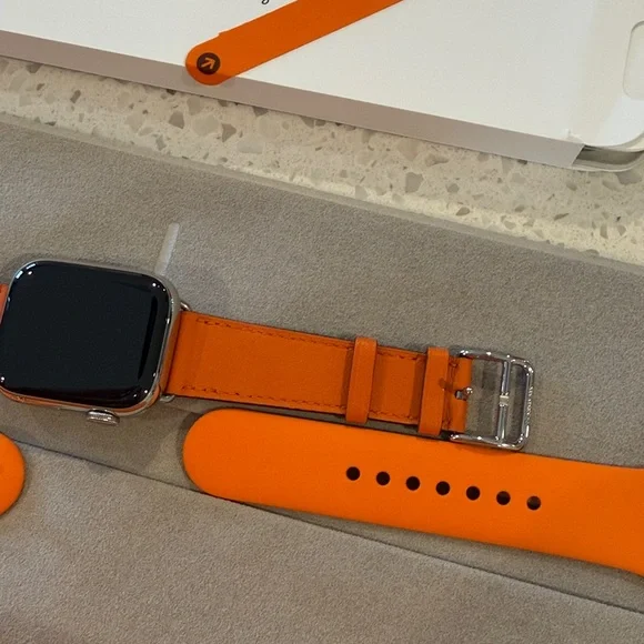 Hermès Apple Watch NEW - Picture 6 of 6